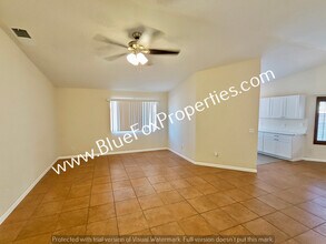 2540 W Falbrook Way in Tucson, AZ - Building Photo - Building Photo