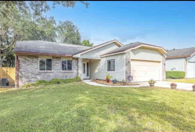 355 Evergreen Ave in Niceville, FL - Building Photo - Building Photo