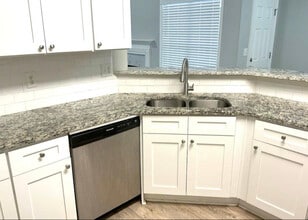 234 Yardsley Dr in Mcdonough, GA - Foto de edificio - Building Photo