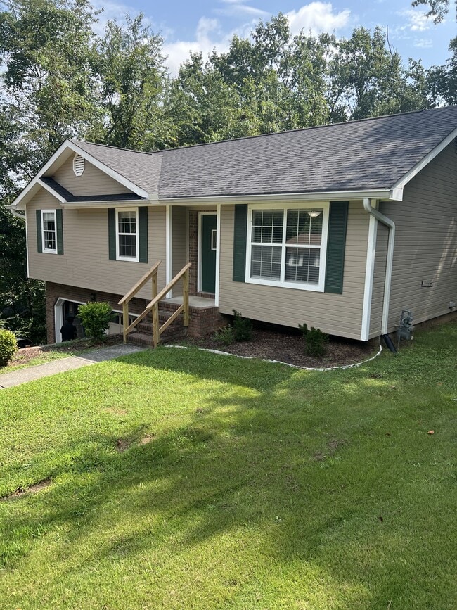 property at 1518 E Crane St