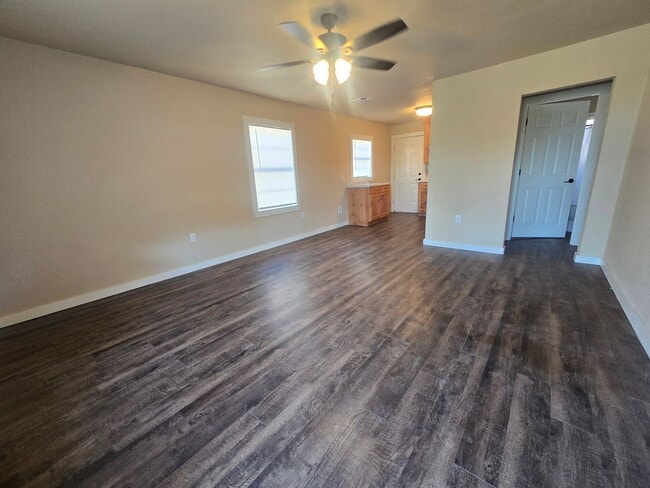 1105 SE 15th St in Mineral Wells, TX - Building Photo - Building Photo