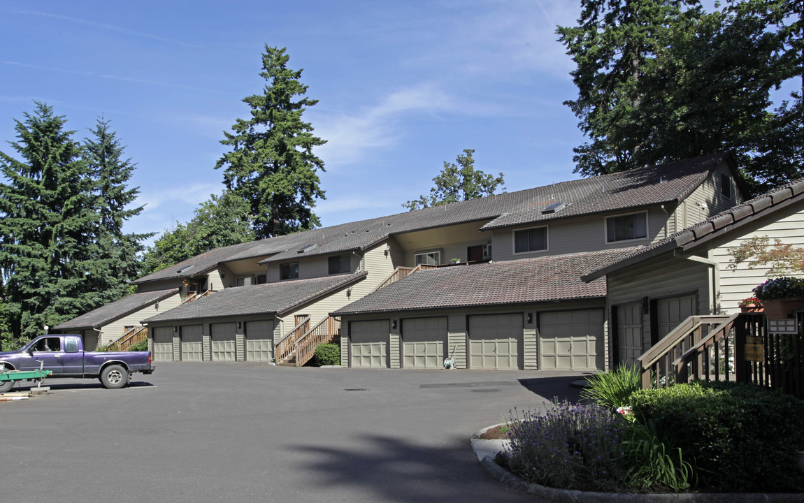 Canterbury Wood Condos in Portland, OR - Building Photo