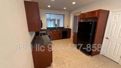 565 Connemaras Ct in Reno, NV - Building Photo - Building Photo