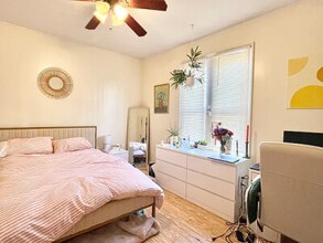 731 Parker St, Unit 2 in Boston, MA - Foto de edificio - Building Photo