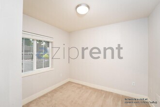 18211 NE 95th Way in Redmond, WA - Building Photo - Building Photo