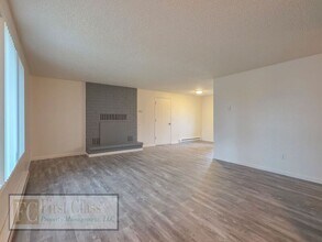 1760 NE 24th Ave in Hillsboro, OR - Building Photo - Building Photo