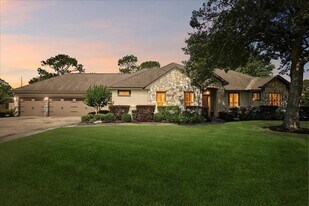 11354 Nona Dr in Beaumont, TX - Building Photo