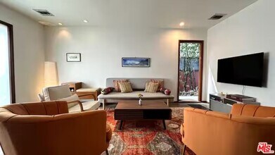 3617 Maplewood Ave in Los Angeles, CA - Building Photo - Building Photo