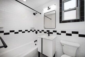 60 Diamond St in Brooklyn, NY - Building Photo - Interior Photo