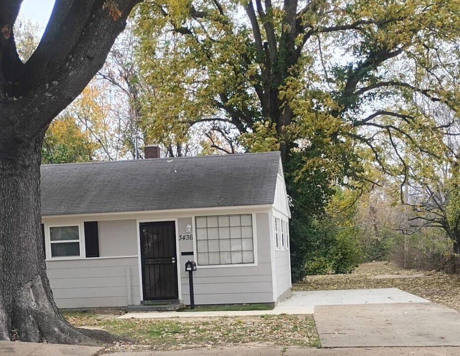 3436 W Horn Lake Rd in Memphis, TN - Foto de edificio