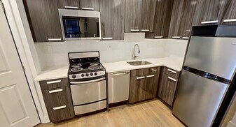 88 W Cedar St, Unit 4 in Boston, MA - Building Photo