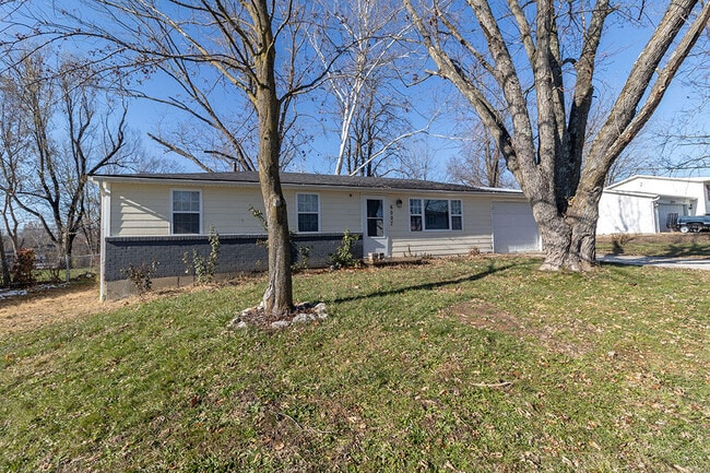 property at 6007 N Vickie Dr