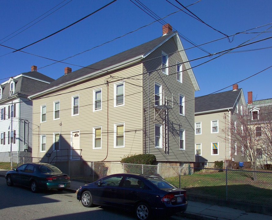 488 Bank St in Fall River, MA - Foto de edificio