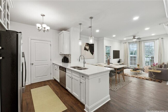 901 Abernathy Rd NE in Sandy Springs, GA - Building Photo - Building Photo