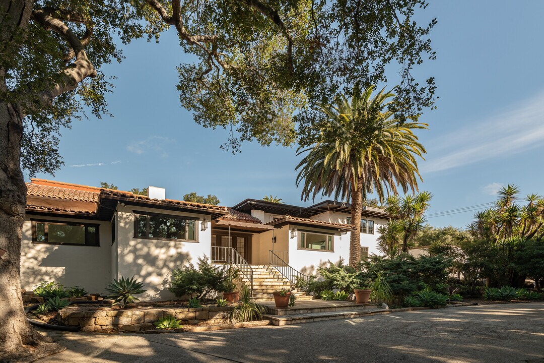 679 Mission Canyon Rd in Santa Barbara, CA - Building Photo