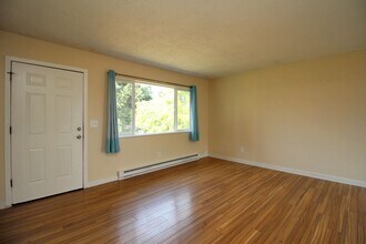 706-706 N Watts St in Portland, OR - Building Photo - Building Photo