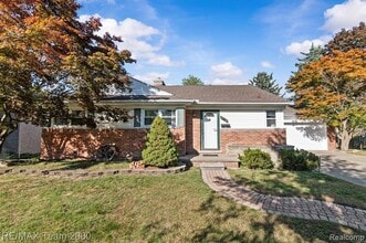 25152 Fairway Dr in Dearborn, MI - Building Photo - Building Photo