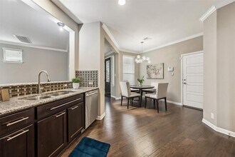 9725 Solana Vista Loop in Austin, TX - Building Photo - Building Photo