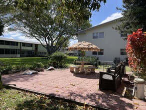 294 Chatham O in West Palm Beach, FL - Building Photo - Building Photo