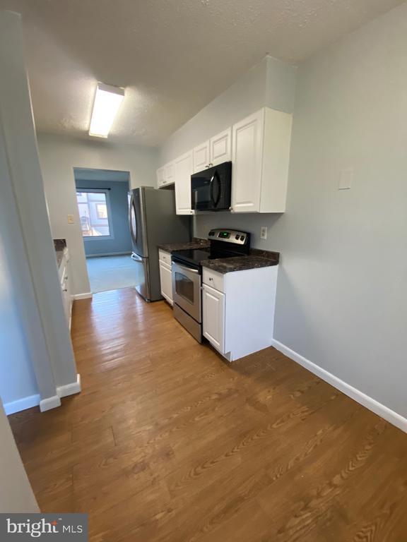 7 Mooring Ct in Essex, MD - Building Photo - Building Photo