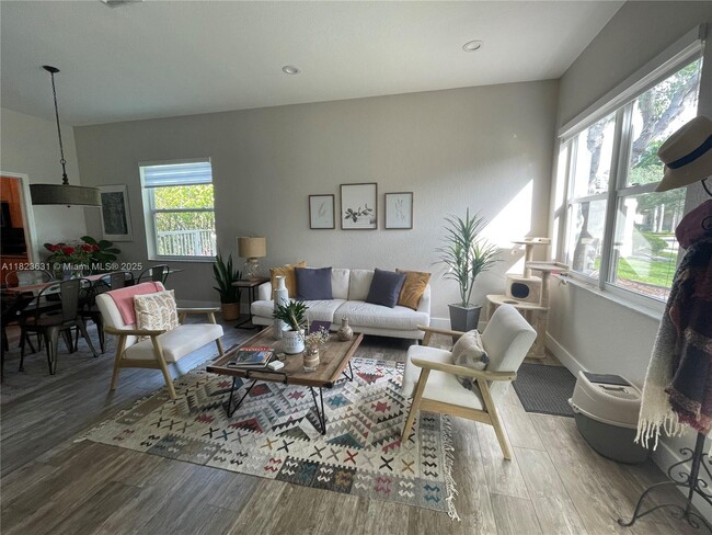 743 Tulip Cir in Weston, FL - Building Photo - Building Photo