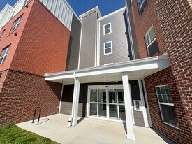 Overlook East in Frederick, MD - Building Photo