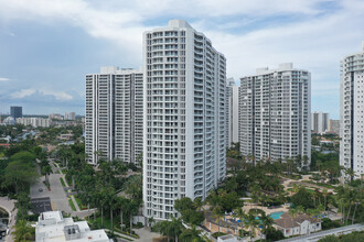 South Tower at the Point in Aventura, FL - Building Photo - Building Photo