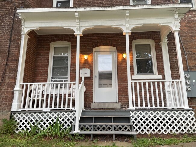 500 2nd St, Unit 201 Balsam Street in Liverpool, NY - Building Photo - Building Photo