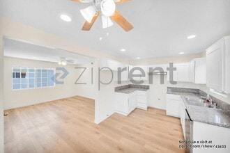 850 W 80th St in Los Angeles, CA - Foto de edificio - Building Photo