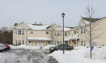 Belmont Villas Senior Apt 55+ in West Babylon, NY - Building Photo - Building Photo