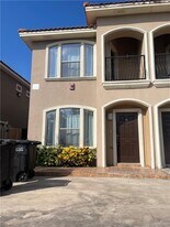 13 Olympia Ave in McAllen, TX - Building Photo