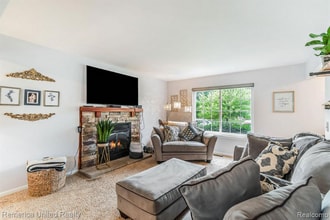 975 Water View Ln in Fenton, MI - Building Photo - Building Photo