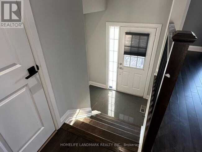 2398 Britannia Rd W in Mississauga, ON - Building Photo - Building Photo