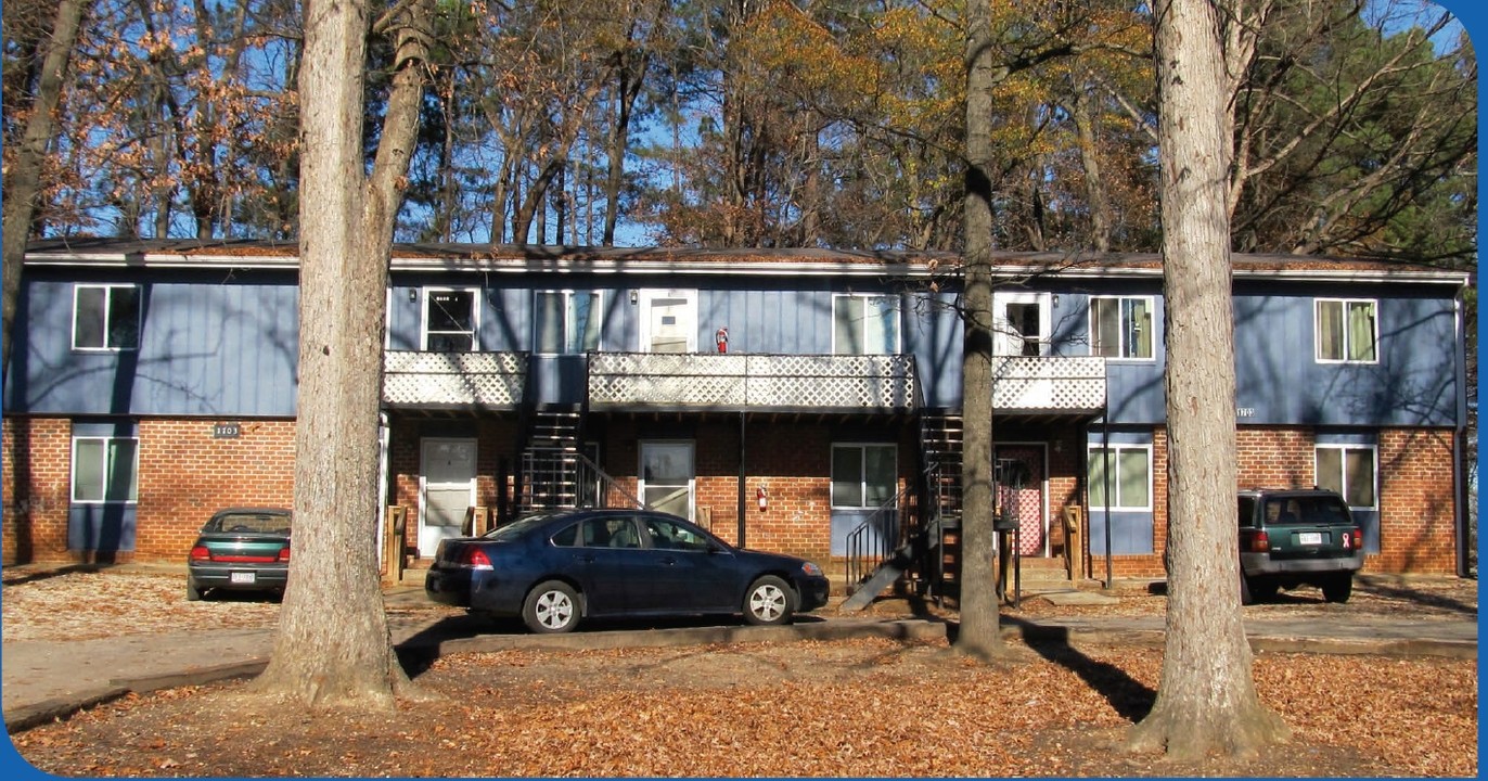 1701-1703 Curtis Dr in Raleigh, NC - Foto de edificio