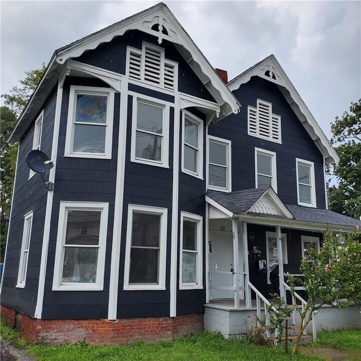 22 Franklin St in Port Jervis, NY - Building Photo