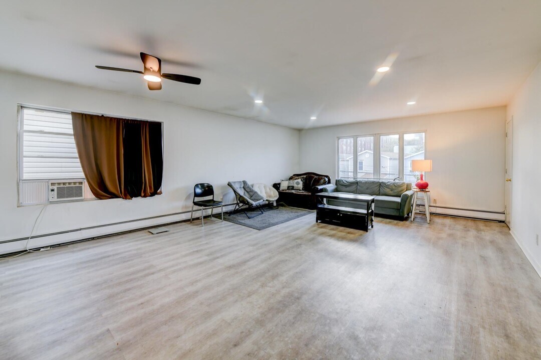 708 Garfield Ave in Jersey City, NJ - Building Photo