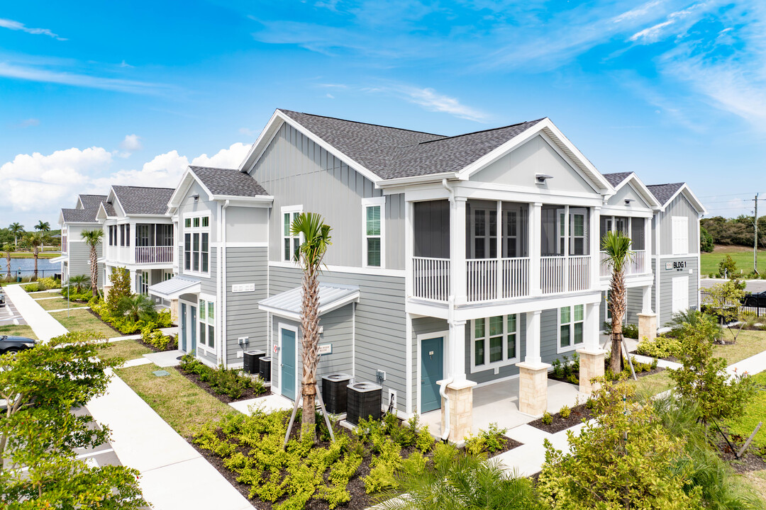 Springs at Daniels Parkway in Ft. Myers, FL - Building Photo