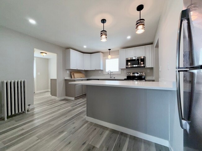 13 Gladstone St, Unit 2 in Everett, MA - Building Photo - Building Photo