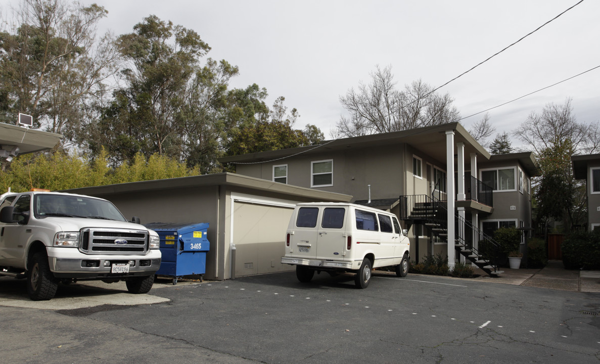 970 Dolores Dr in Lafayette, CA - Building Photo