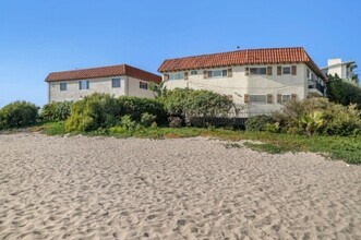 6615 Pacific Ave in Playa Del Rey, CA - Building Photo - Building Photo
