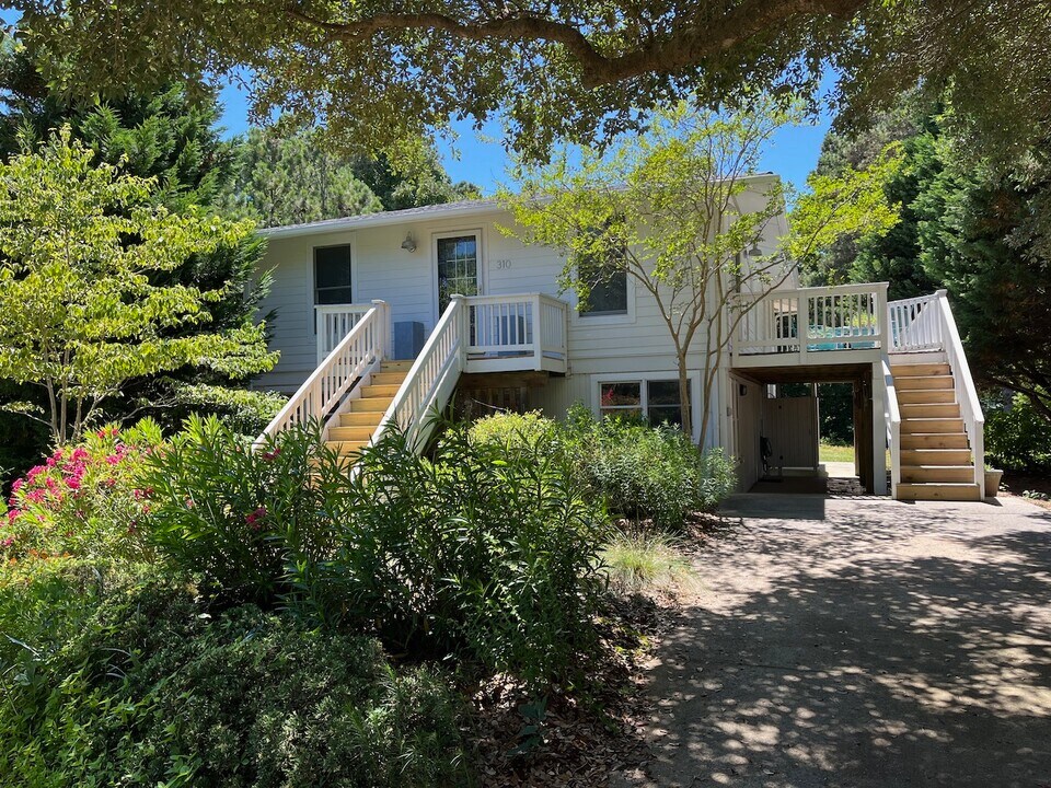 310 W Villa Dunes Dr, Unit Main in Nags Head, NC - Building Photo