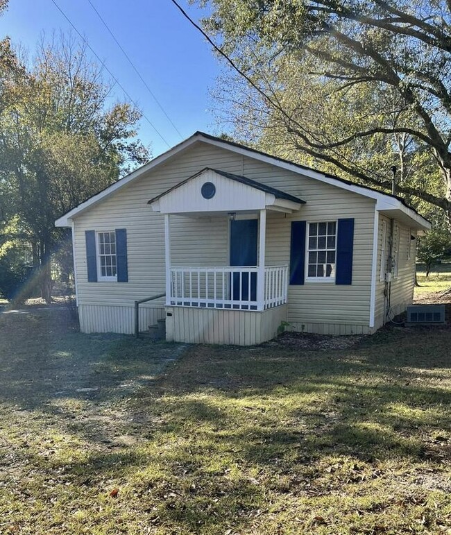 property at 8 Macks Dr
