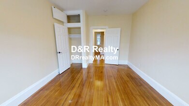 48 Lowell St in Somerville, MA - Building Photo - Building Photo