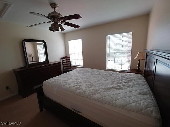 2800 Amberwood Ln in Naples, FL - Foto de edificio - Building Photo