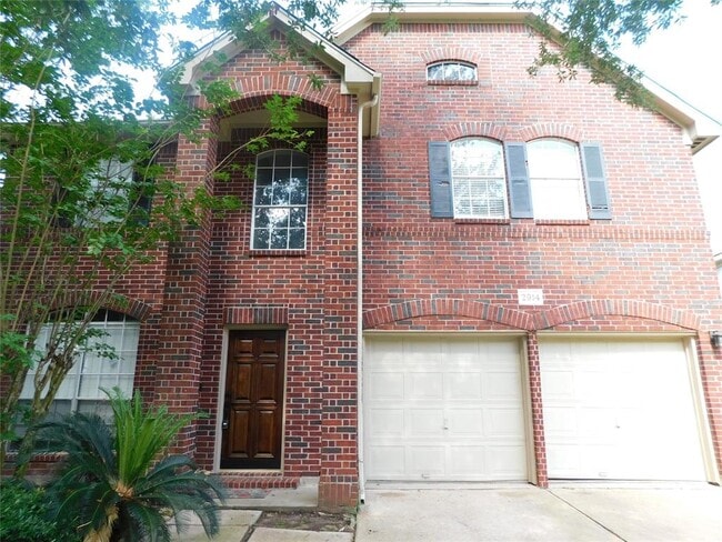 property at 2914 Bluegrass Ct