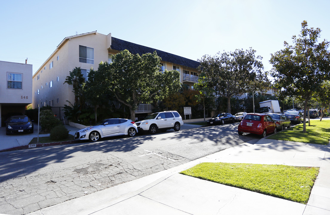 Kings Road Towers in West Hollywood, CA - Building Photo