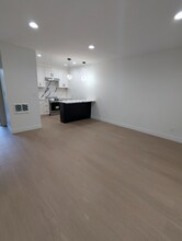 11030 Moorpark St in Los Angeles, CA - Building Photo - Building Photo