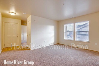 11064 W Brassy Cove Loop in Nampa, ID - Building Photo - Building Photo