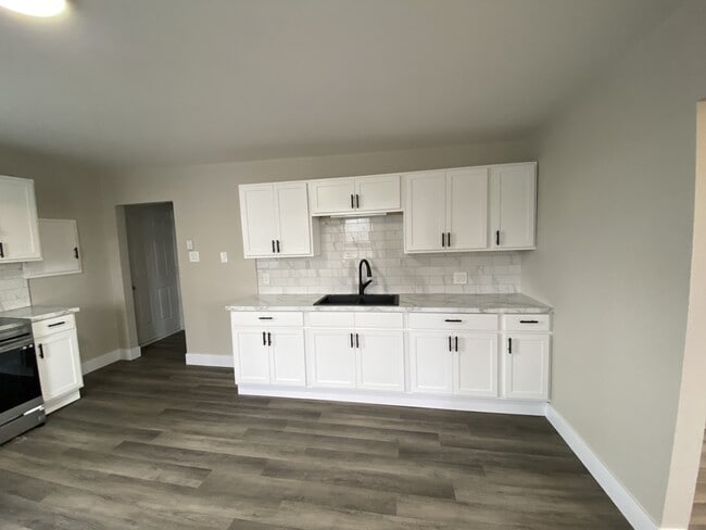 157-158 Ludlow St in Saint John, NB - Building Photo - Building Photo