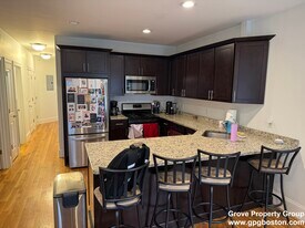 28 Howell St, Unit 3 in Boston, MA - Building Photo